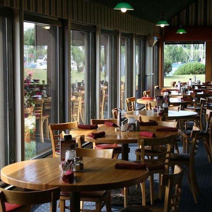Barkers Island Inn Resort & Conference Center Superior Restaurant bilde